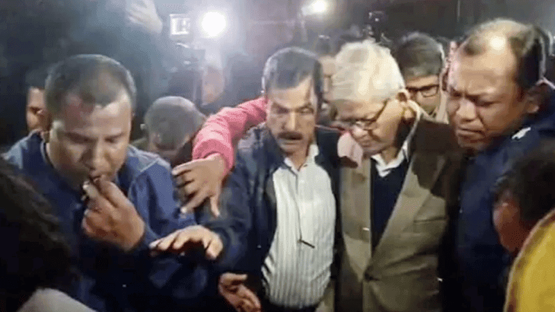 Mirza Fakhrul pays last respects to Ramesh Chandra Sen
