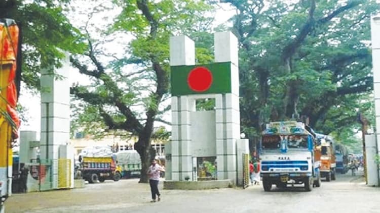 Import-export halted at Benapole Land Port today