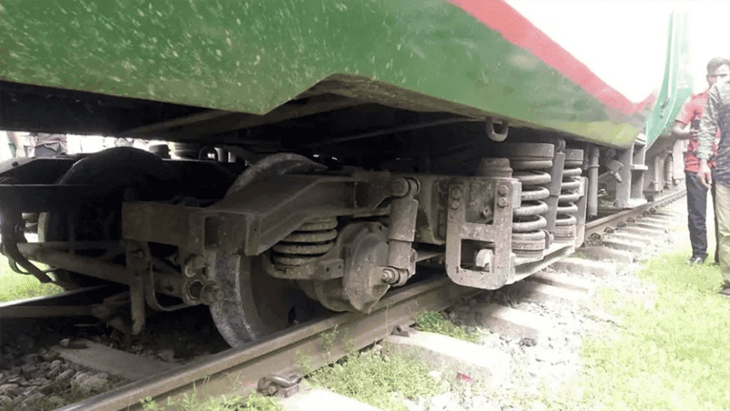 Brahmaputra Express derailment in Mymensingh snap Jamalpur–Dhaka rail link