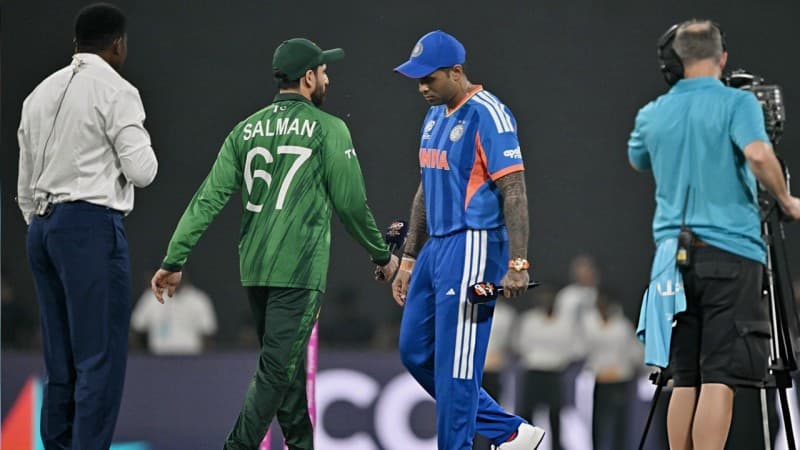 India-Pakistan captains avoid handshake
