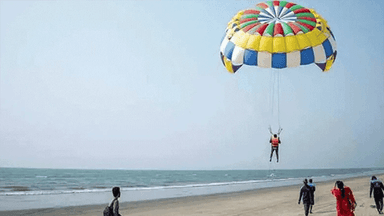Tourist dies after falling from parasailing in Cox's Bazar
