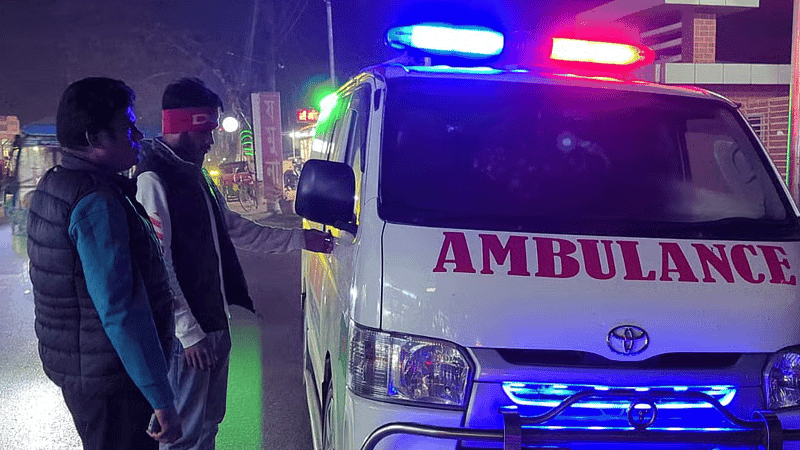 Patient dies as ambulance held up by local syndicate in Shariatpur 