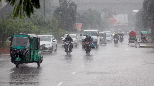Heavy rainfall causes huge suffering to city dwellers