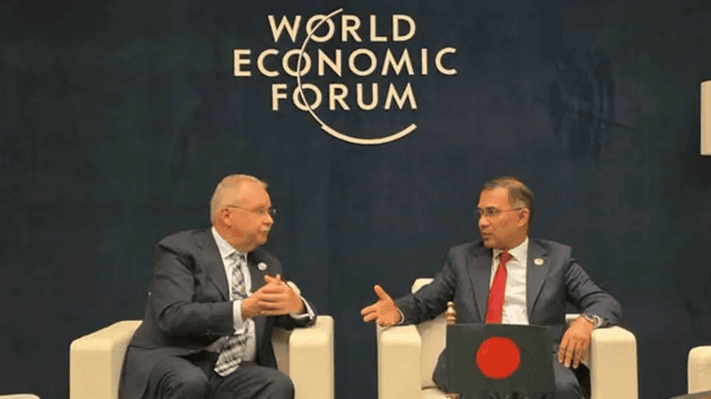 PM holds talk with WEF president