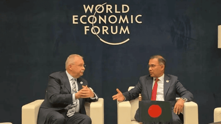 PM holds talk with WEF president