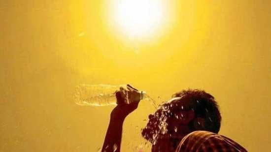 Humidity intensifies discomfort in Dhaka as heatwave sweeps nation