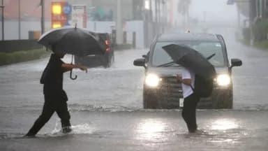 Typhoon Dujuan batters Japan, nearly 2m people urged to evacuate