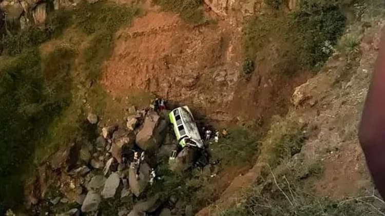 Cape Verde bus crash kills 25 schoolchildren