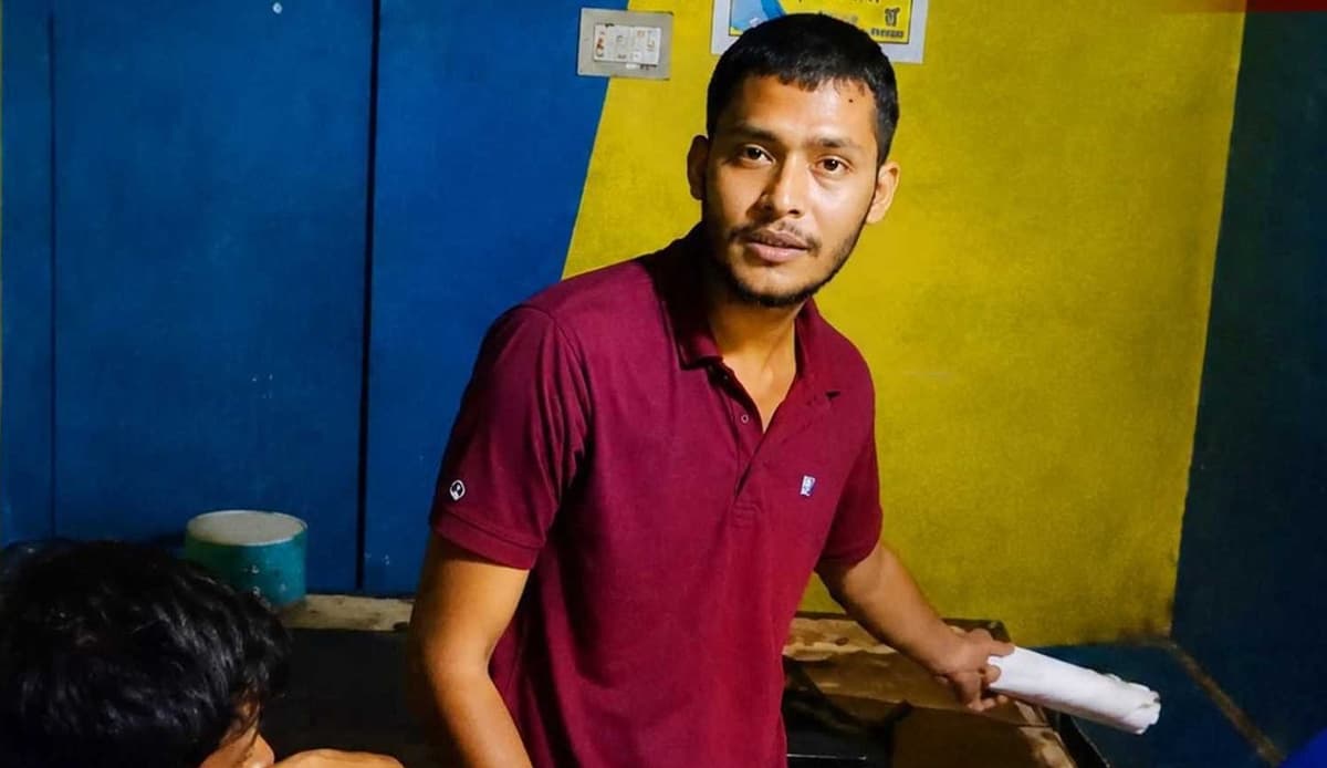 Examiner caught evaluating HSC answer scripts at tea stall in Sylhet