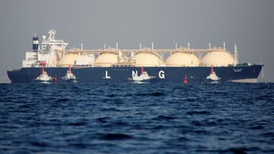 15 ships heading to Ctg port, another LNG cargo en route from Qatar