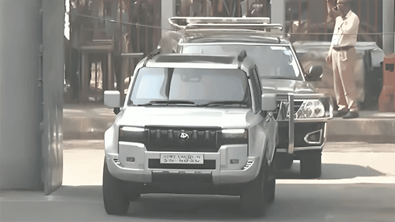 PM drives himself to inspect cleanliness of North Dhaka