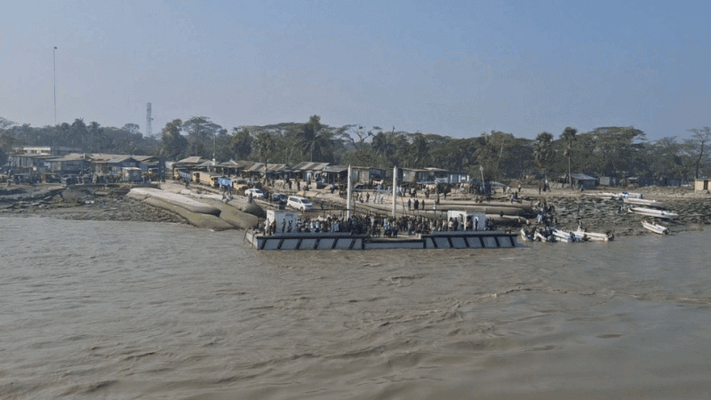 Rough weather severs Hatia's water link with mainland