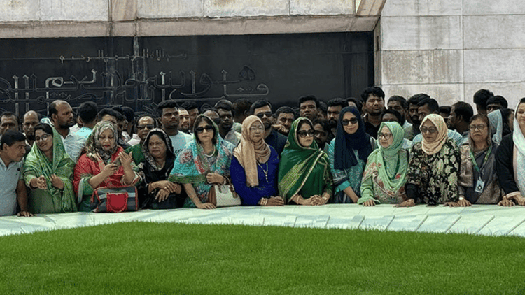 Reserved women MPs pay tribute at Zia, Khaleda Zia’s tombs
