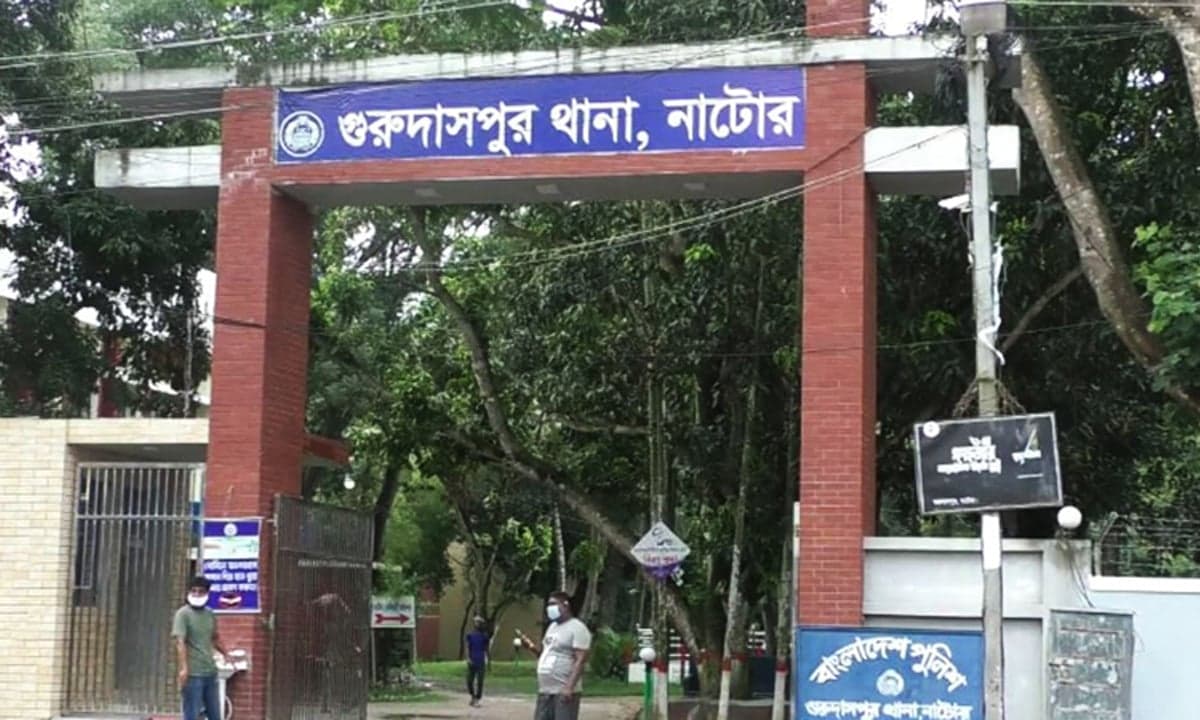 BNP's two factions clash in Natore leaves ASI injured