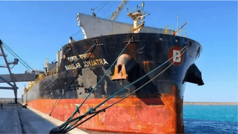 'Banglar Joyjatra' stranded near Hormuz for three months, 31 crew in extreme anxiety