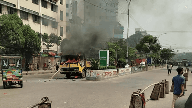 Clashes, arson erupt during footpath eviction drive in Mirpur