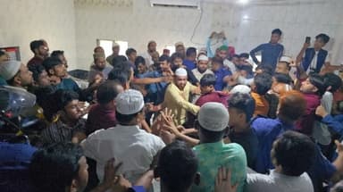 Scuffle at Pabna mosque over Friday prayer led by Nizami's son