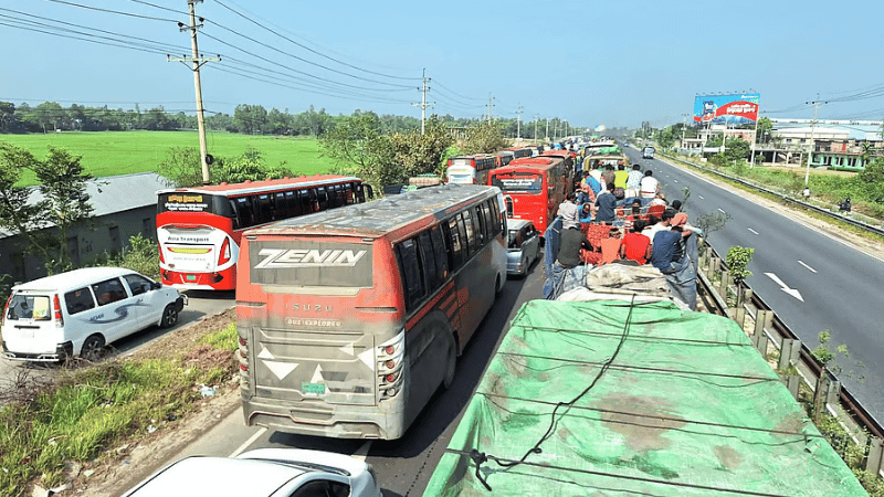 Slow toll collection causes traffic jam on Dhaka-Tangail-Jamuna Bridge Highway