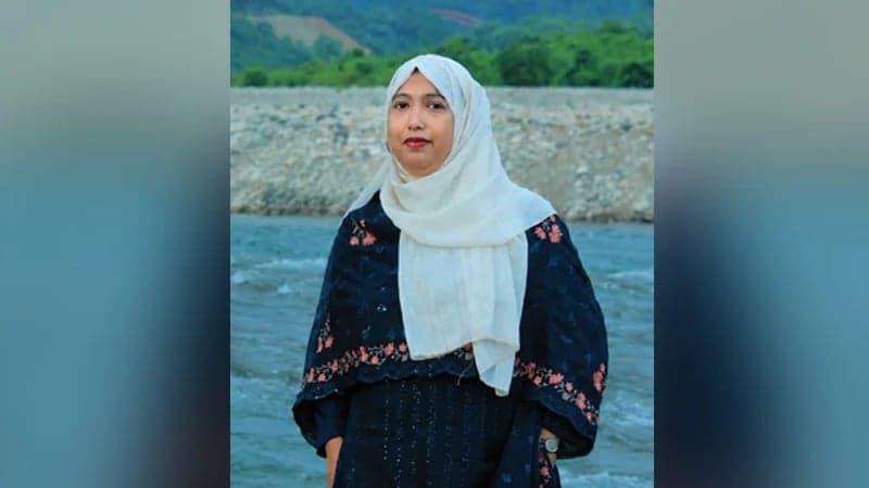 College teacher temporarily suspended for facebook post paying respects to Bangabandhu