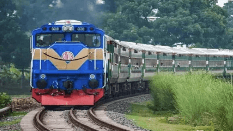Train services between Dhaka and northern region resume after 5 hrs