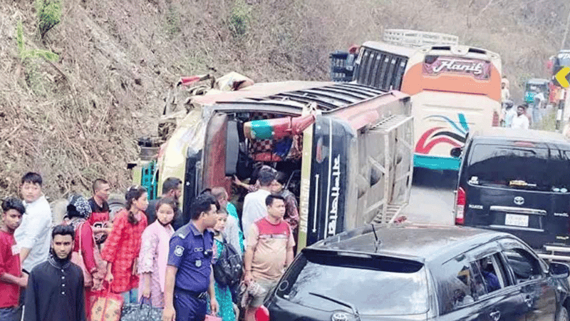 Bus overturns with 40 passengers in Rangamati