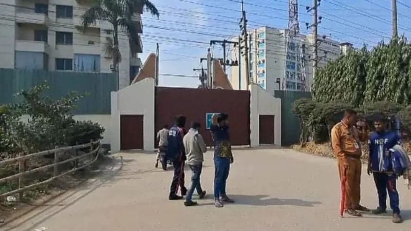 15 factories declare holiday