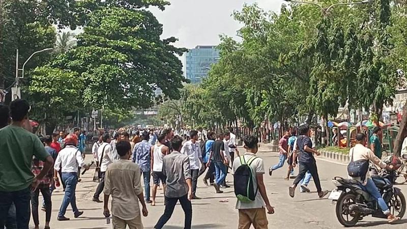 Dhaka College, Ideal College students clash again