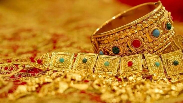 Gold prices drop again