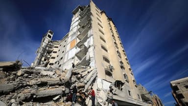 At least 121 more killed in Israeli strikes on Gaza