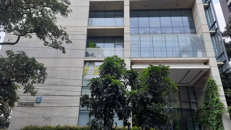 Cops arrest 10 suspected robbers in Gulshan