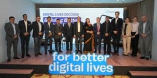 57 % hopeful of finding new source of income in smartphones