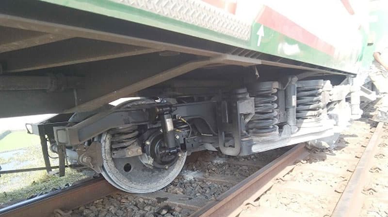 Train derailment halts Dhaka-Chattogram rail link
