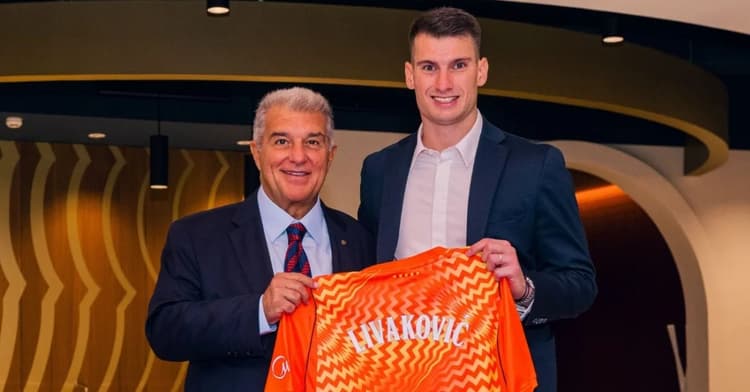 Barcelona signs Croatian goalkeeper until 2030
