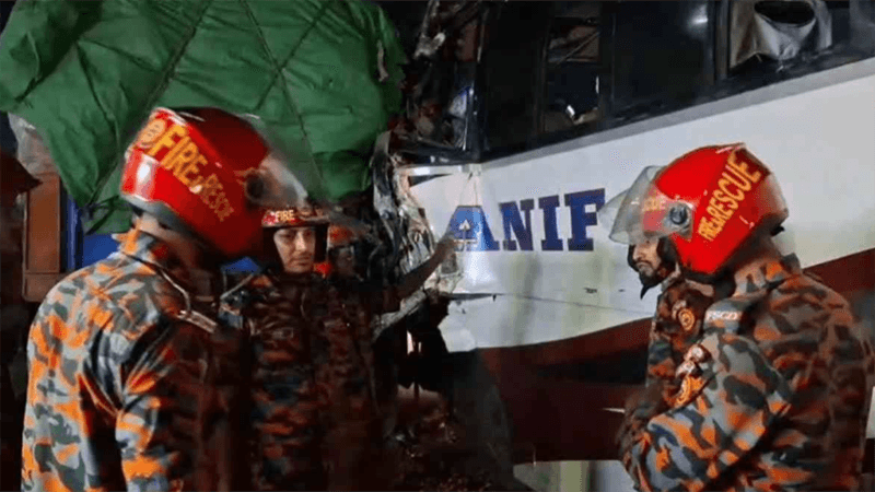 1 killed in bus-truck collision on Dhaka-Mawa Expressway