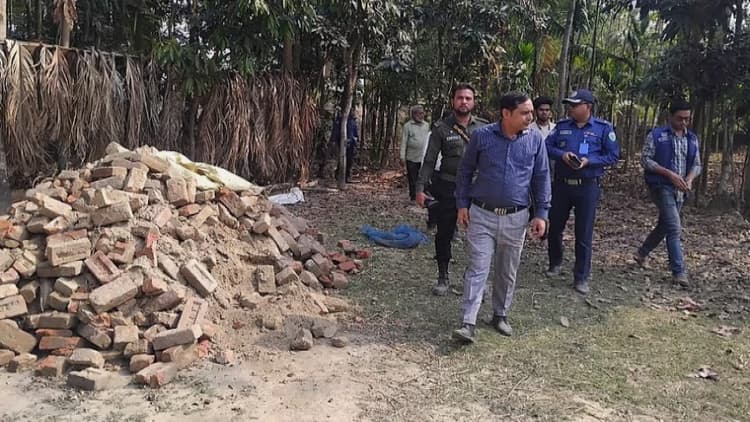 Jamaat leader among 6 held over theft of bricks from govt road project