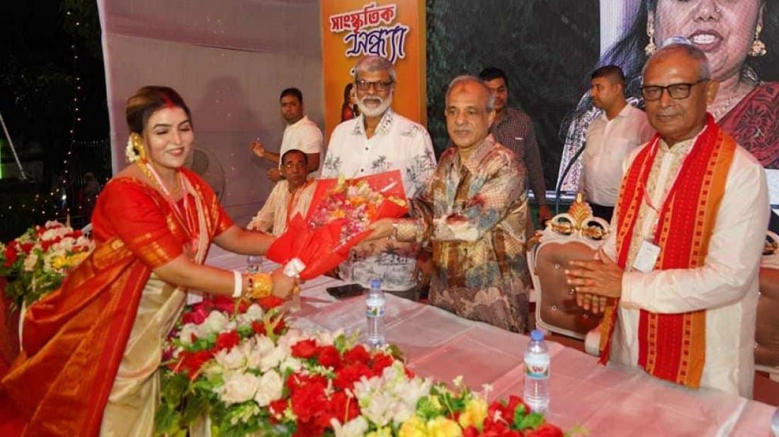 Celebrate Puja spontaneously, home adviser urges Hindu devotees