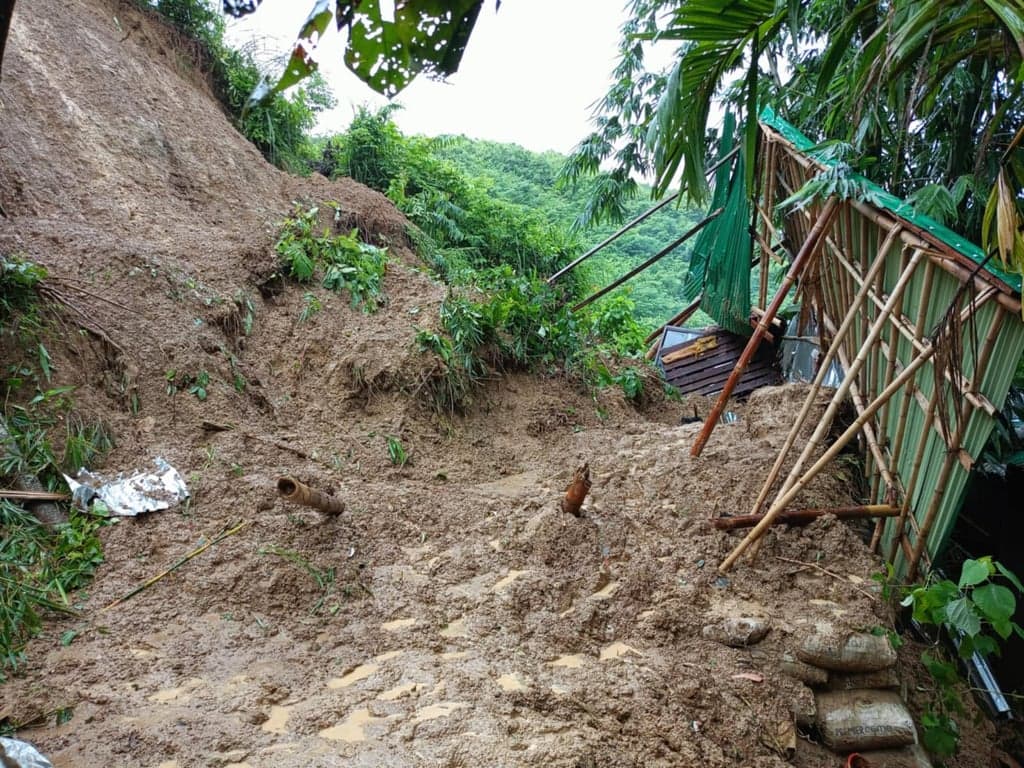 কক্সবাজারে পাহাড় ধসের আলাদা ঘটনায় দুজনের মৃত্যু