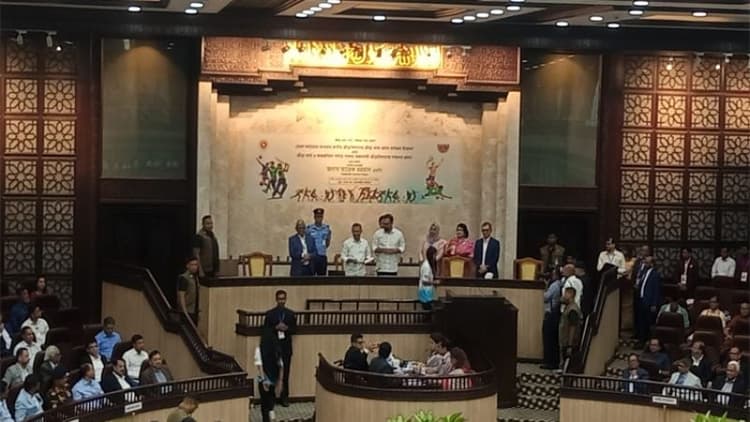 Prime Minister inaugurates Sports Card and Allowance programme