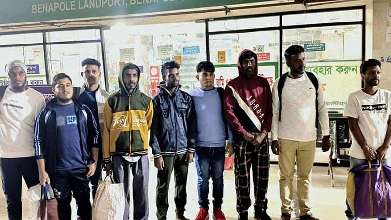 9 Bangladeshis return home after serving 3yrs in Indian jail