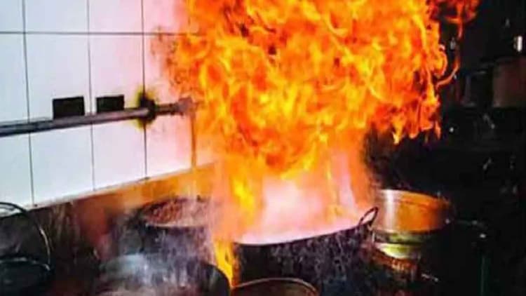 Four of a family burnt in gas explosion in Sonargaon