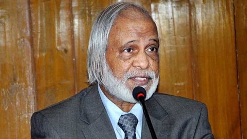 Dr. Moin Khan urges govt to hold early elections to protect democracy