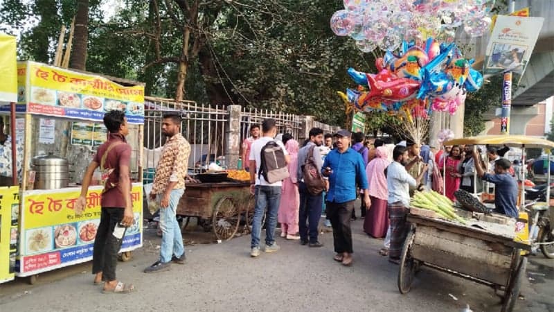 Do not evict floating hawkers from DU without alternative arrangements