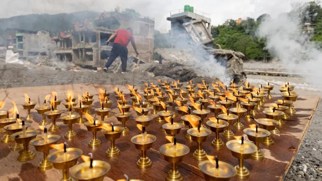 National mourning on 13th day of flood in Nepal: death toll rises to 1342, nearly 5,000 missing