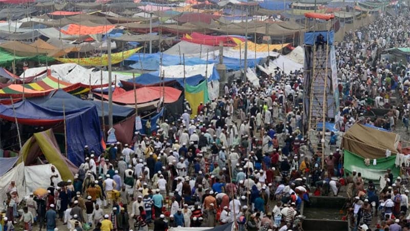 'Drone panic'during Akheri Munajat, over 100 injured