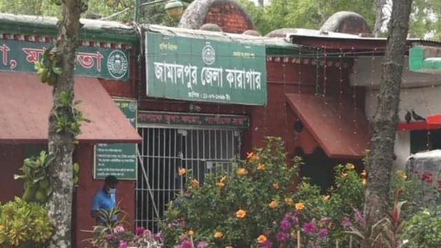 2 inmates fight over spitting in jail, one dead