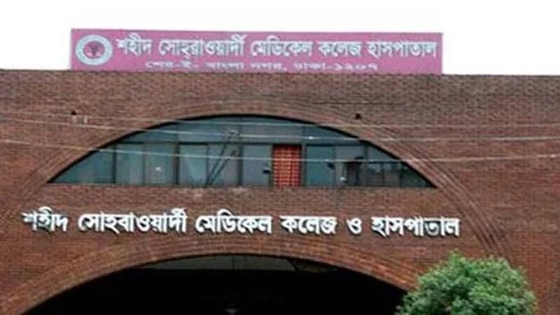 Man beaten to death on suspicion of child theft at Suhrawardy Hospital