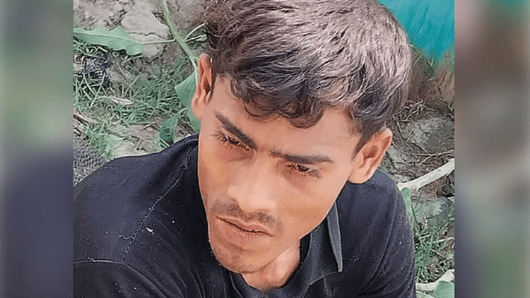 Rohingya youth shot by Arakan Army, swims Naf river to reach Bangladesh