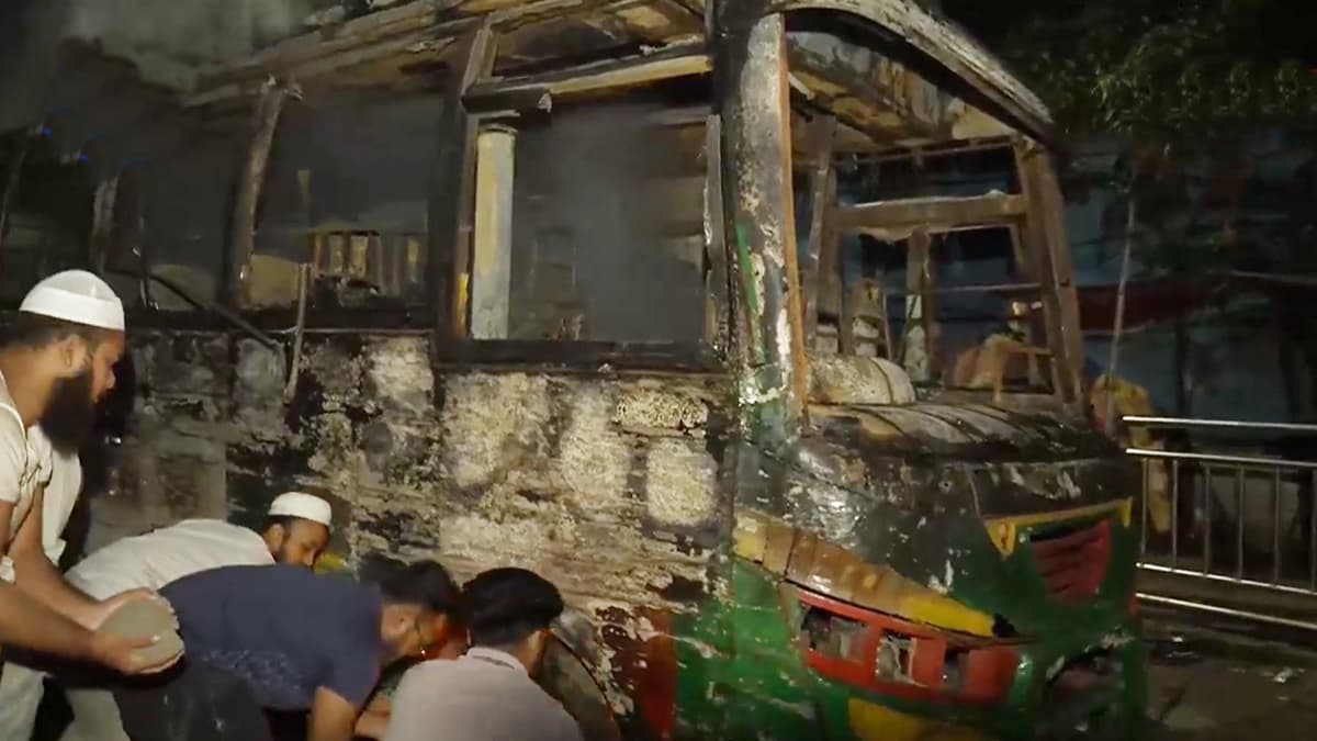 Three buses, a private car set on fire in Dhaka overnight