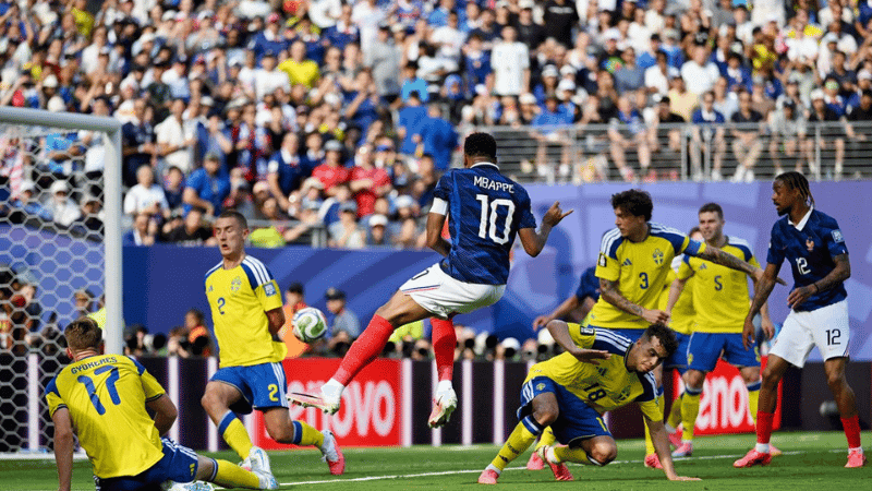 Mbappé magic puts Les Bleus ahead on the stroke of half-time