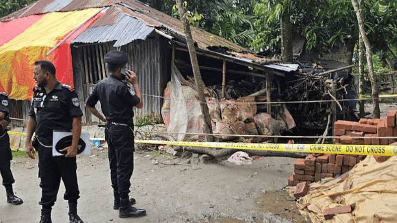 Mysterious explosion in Barishal sand sack, 3 including child burnt
